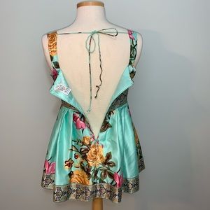 Forever 21 Tops - Gorgeous Beaded waistline v neck baby doll tank Forever 21 Tops - Gorgeous Beaded waistline v neck baby doll tank